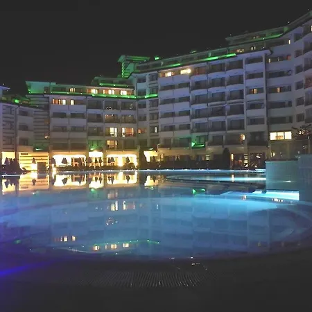 Private In Emerald Beach Apartamento Ravda
